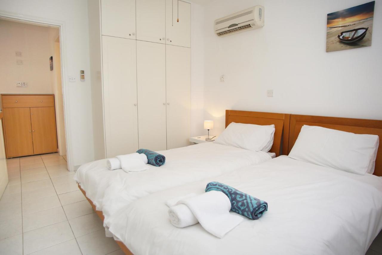 Apartment Iris Village Kato Paphos Exterior foto